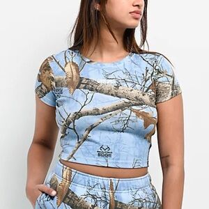 NWT Size Small Empyre x Realtree EDGE Colors Blue Camo Baby Tee Fit